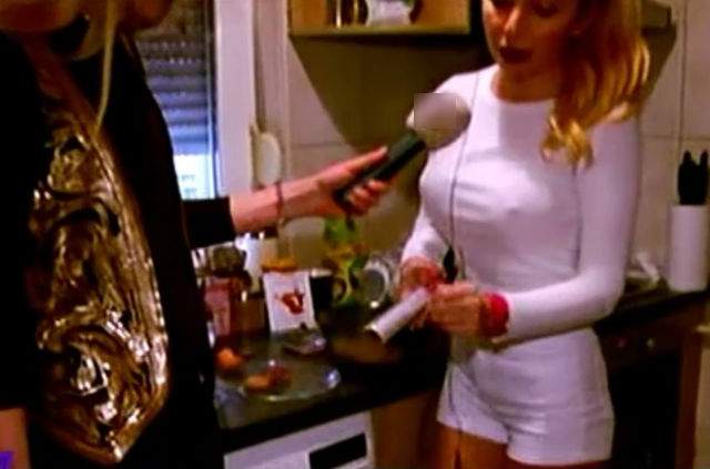 A ales DATA cununiei religioase şi a vorbit despre sarcină! În Ajun de Valentine's Day, o vedetă i-a gătit FĂRĂ SUTIEN iubitului!