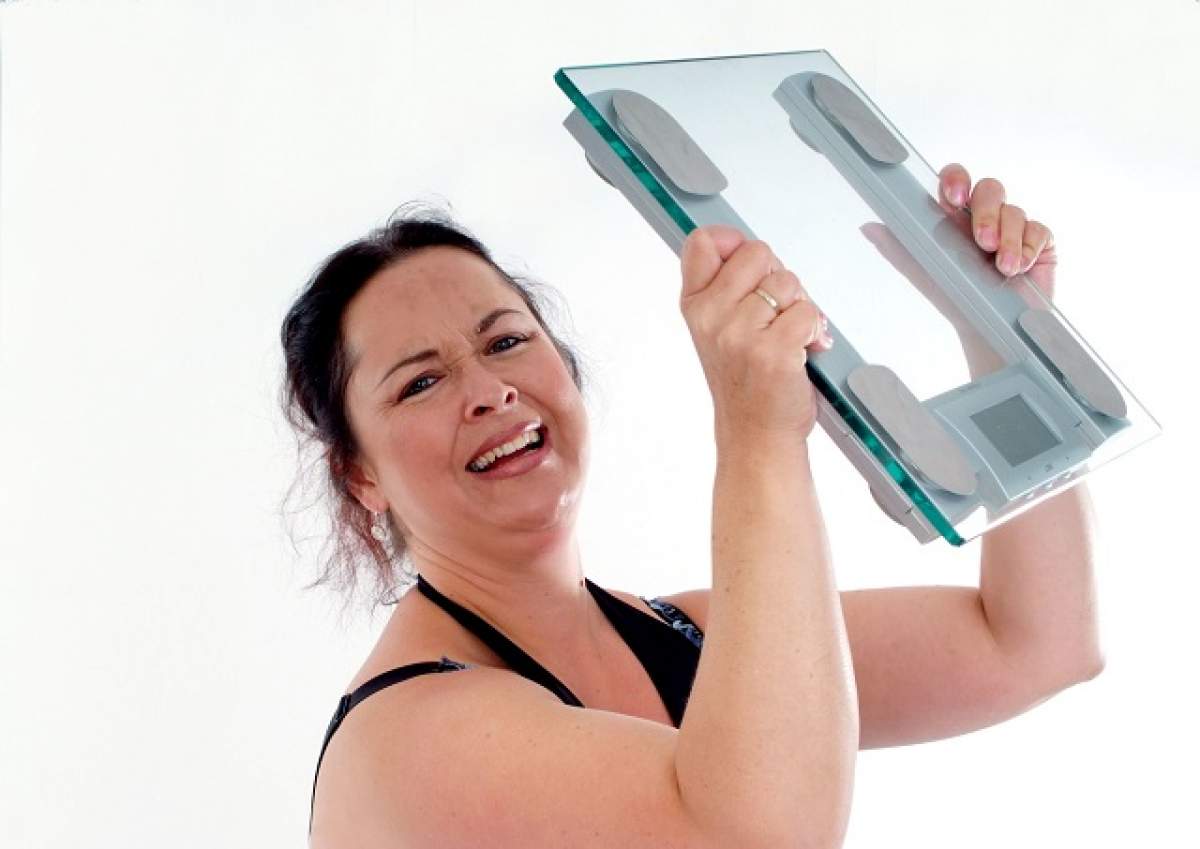 FOTO / Femeia care consuma 11.000 de calorii pe zi a slăbit 100 de kilograme! Transformarea este colosală