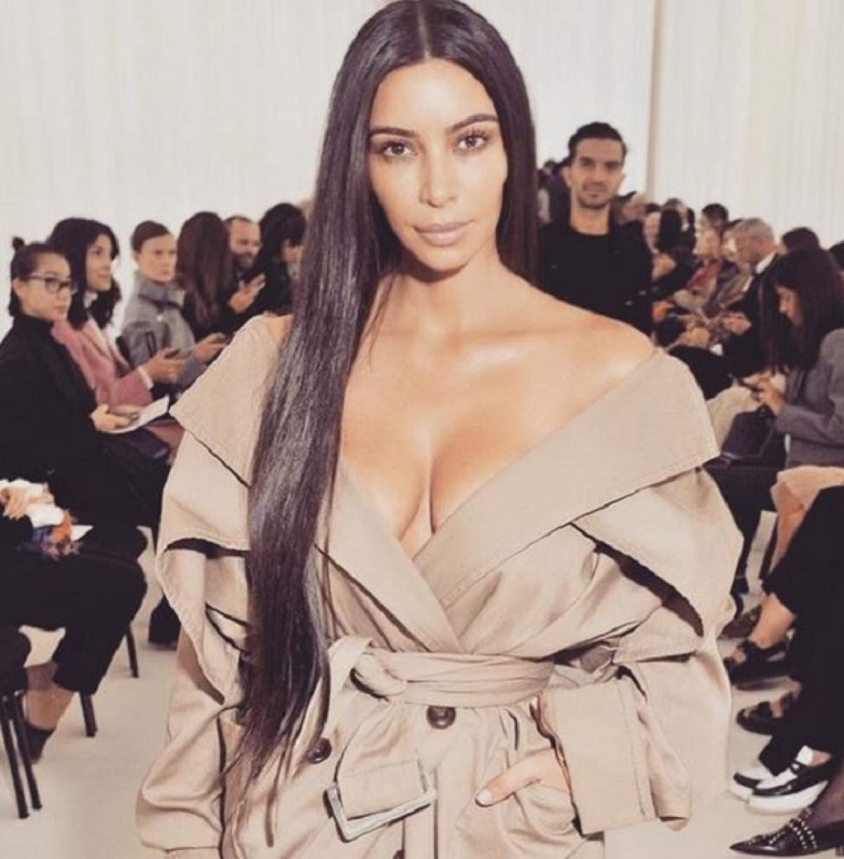 FOTO / Kim Kardashian a zăpăcit toți bărbații! Și-a făcut apariția într-o rochie transparentă care a lăsat totul la vedere