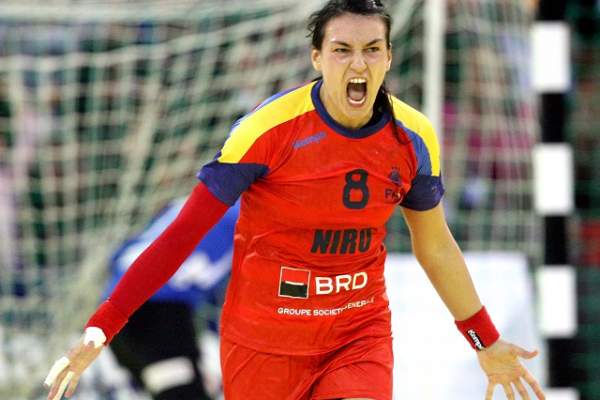 „Messi” din handbal îşi decide viitorul în următoarele zile! Cu ce super-echipă negociază Cristina Neagu