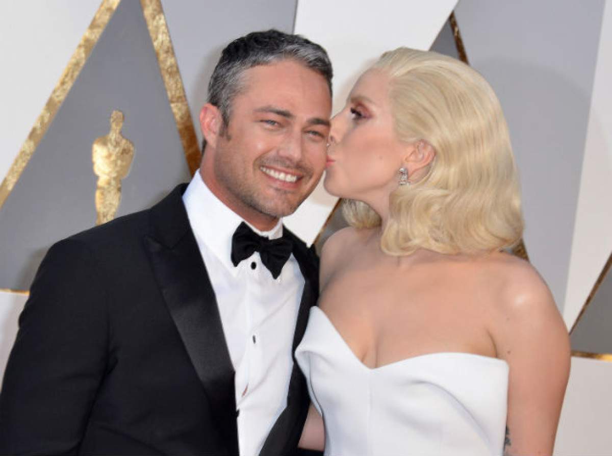 VIDEO & FOTO / Lady Gaga i-a dat înapoi inelul de logodnă lui Taylor Kinney! S-a întâmplat înainte să iasă în public cu noul iubit