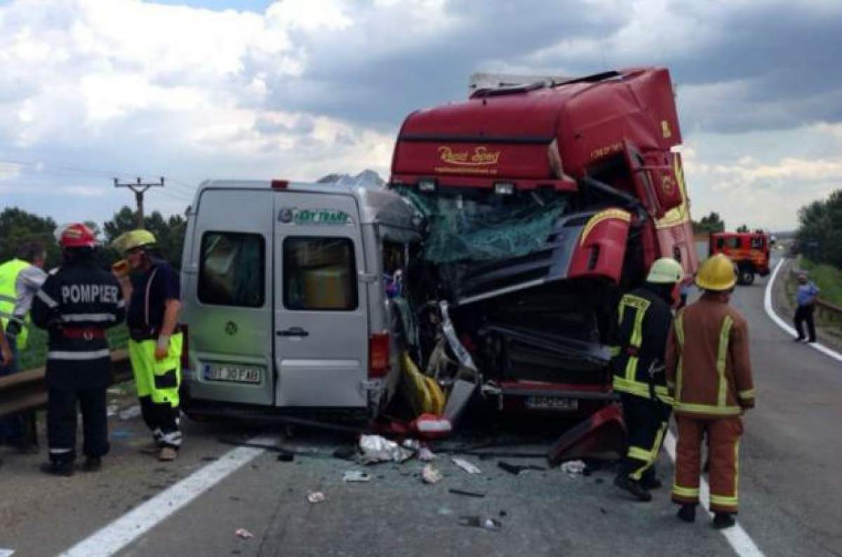 Accident violent pe Valea Cernei! Un om a murit după ce maşina sa a fost izbită de un autotren