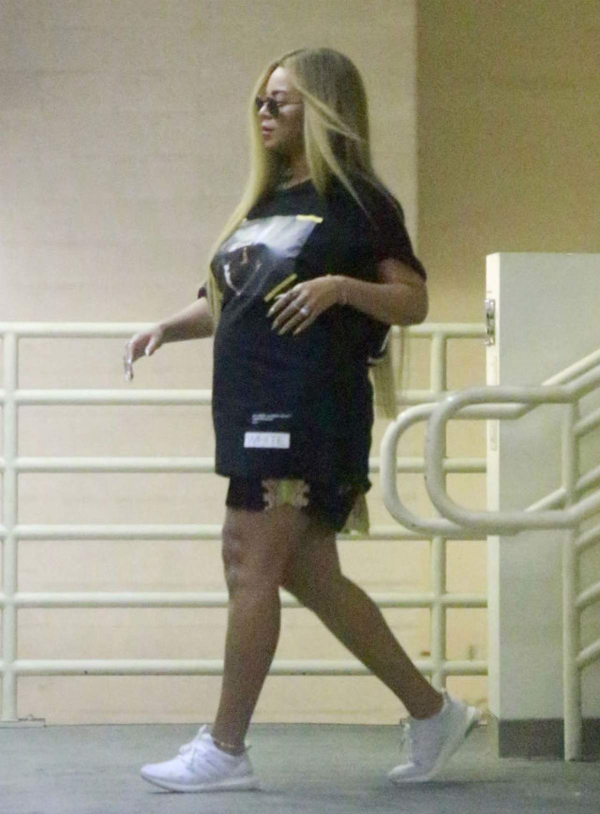 FOTO / Beyonce are probleme cu sarcina!?! Ipostazele în care a fost surprinsă de paparazzi