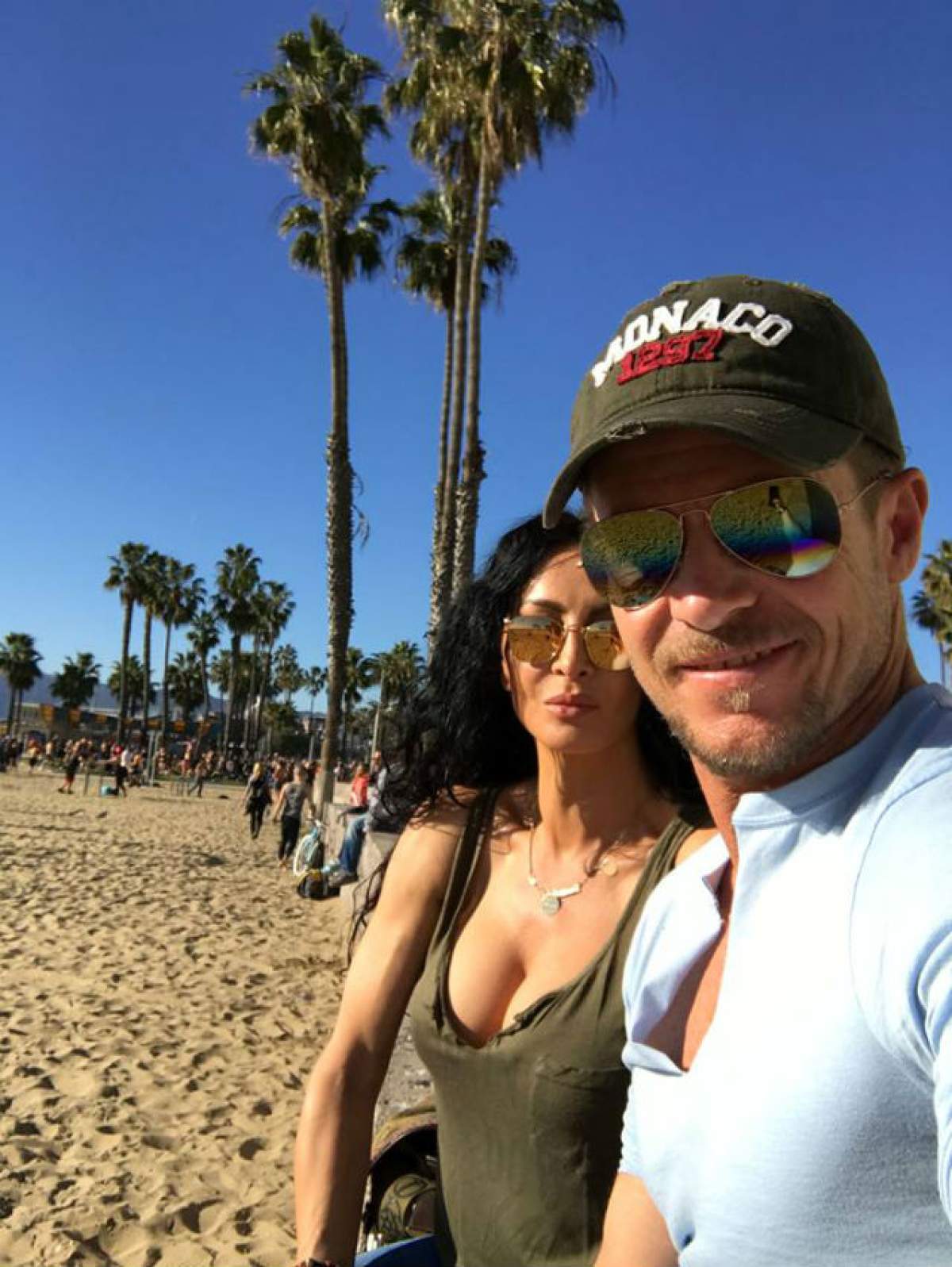 Aşa ceva!?! Cu un selfie, Felix Baumgartner a dezvăluit ce roluri joacă el şi Mihaela Rădulescu în dormitor!