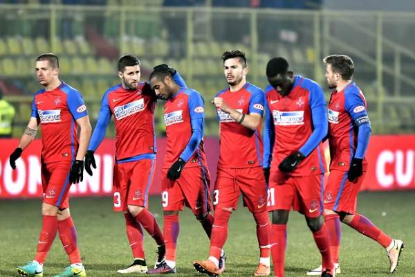 Trei, Doamne, şi toţi trei! Steaua nu scapă de ei!