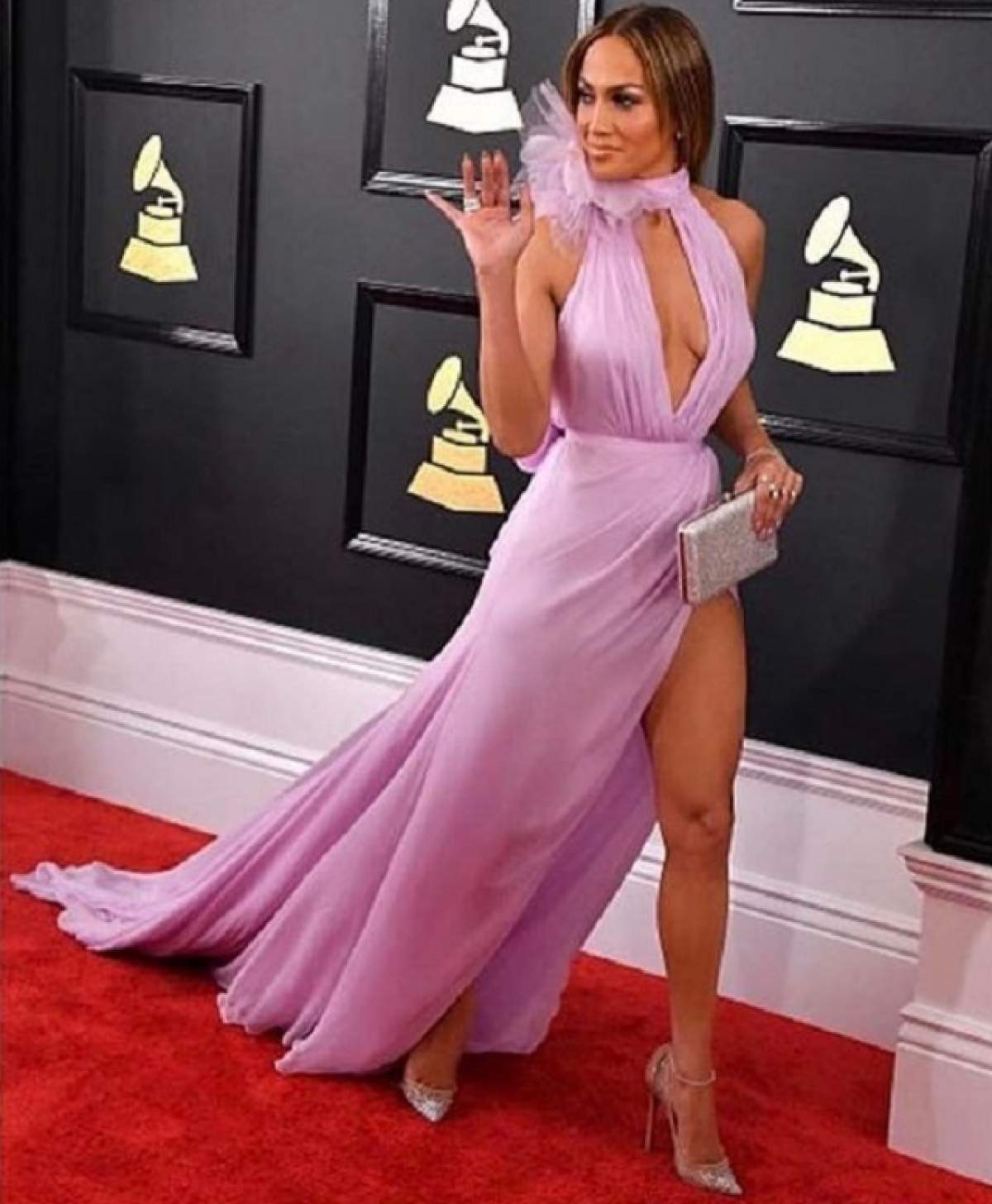 Super-sexy la 47 de ani! Cum îşi menţine formele de invidiat Jennifer Lopez