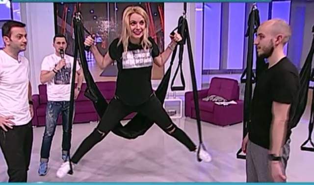 VIDEO / Aerial Yoga, în platoul de la "Răi da' buni"! Diana Dumitrescu şi Elena Marin, show care l-a făcut pe Mihai Morar să privească lung: "Ai un spate foarte frumos"