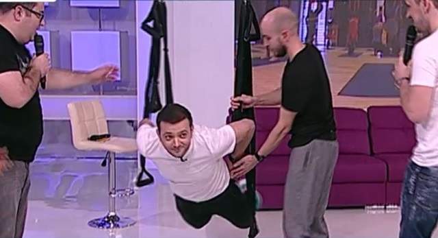 VIDEO / Aerial Yoga, în platoul de la "Răi da' buni"! Diana Dumitrescu şi Elena Marin, show care l-a făcut pe Mihai Morar să privească lung: "Ai un spate foarte frumos"