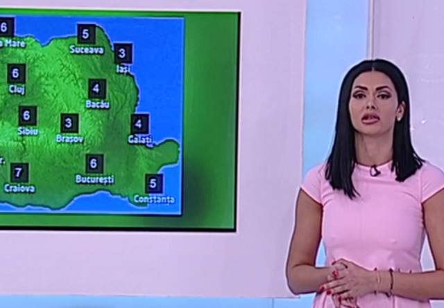 FOTO / Raluca Dumitru, cu "podoabele" la înaintare! Asistenta a apărut fără sutien la TV