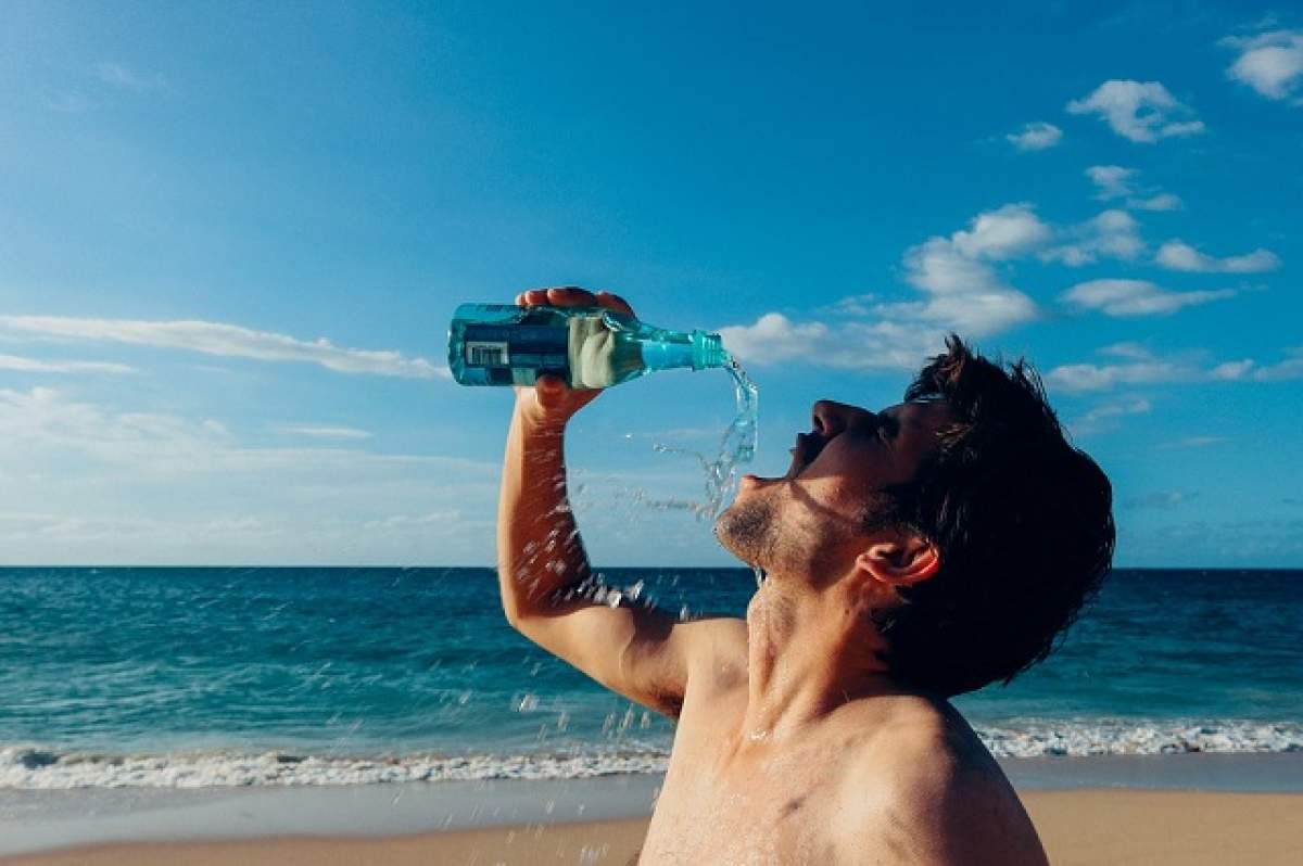 10 semne că nu te hidratezi corect