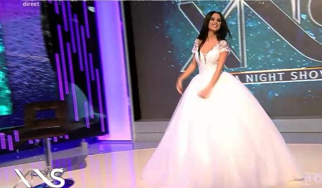 VIDEO / Daniela Crudu, apariţie de excepţie la "Xtra Night Show"! A îmbrăcat rochia de mireasă
