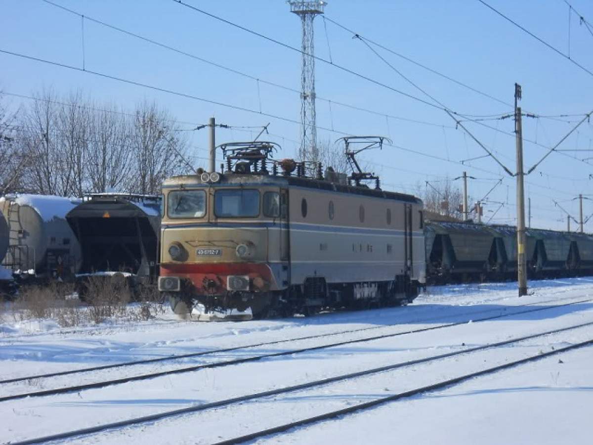Tragedie în România! Urcat pe un tren, un bărbat a murit electrocutat