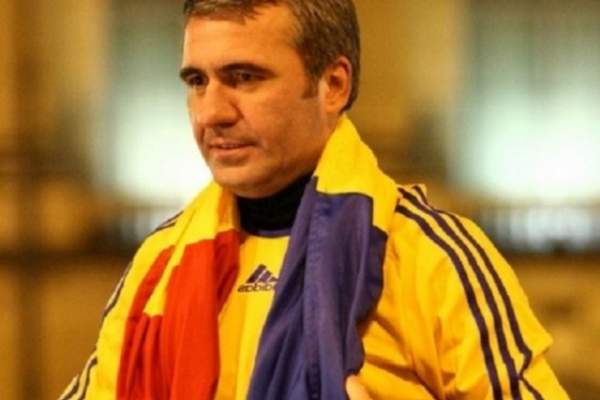 Ziua „Regelui”! Gică Hagi împlineşte 52 de ani! TOP 10 cele mai frumoase goluri marcate de cel mai mare fotbalist din istoria României / VIDEO