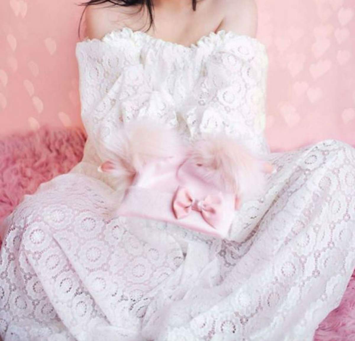 FOTO / O fostă iubită de-ale lui Nicolae Guţă, numără zilele până NAŞTE! Deşi burta stă să-i explodeze, a făcut un pictorial de neuitat