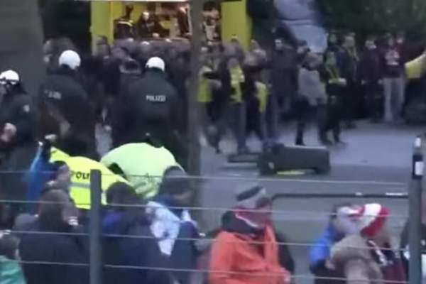 Haos în Germania! Copii şi femei au fost victimele unor ciocniri violente între fani! / VIDEO