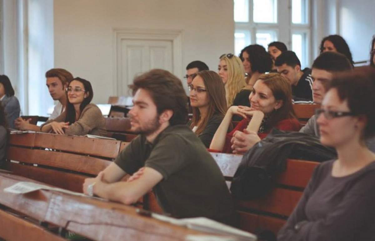 Zeci de specilizări ale facultăţilor din toată ţara, desfiinţate! Vezi unde s-a scos examenul de admitere