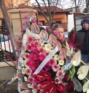VIDEO / Maria Cârneci, în lacrimi, la catafalcul Ilenei Ciuculete