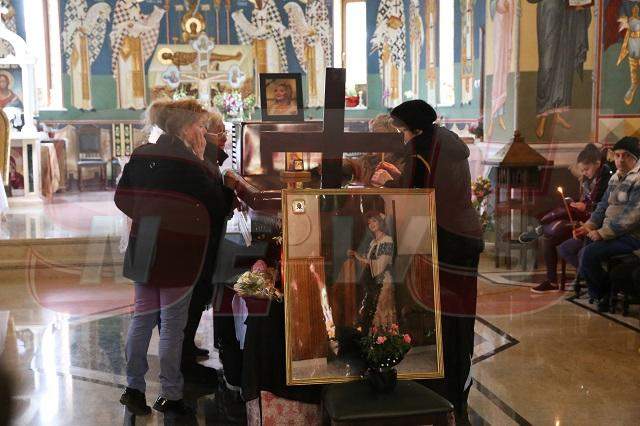 FOTO / Nicoleta Voica îşi plânge prietena! "Nici acum nu îmi vine să cred că a murit Ileana Ciuculete"