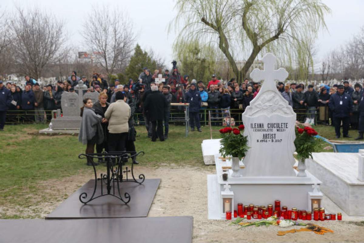 FOTO / Au respectat multe tradiţii la înmormântarea Ilenei Ciuculete, dar ASTA au OMIS!