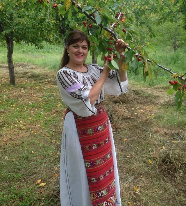 FOTO / Cu cine a înlocuit-o Valeriu Sfetcu pe Ileana Ciuculete! Ea este actuala lui soţie!