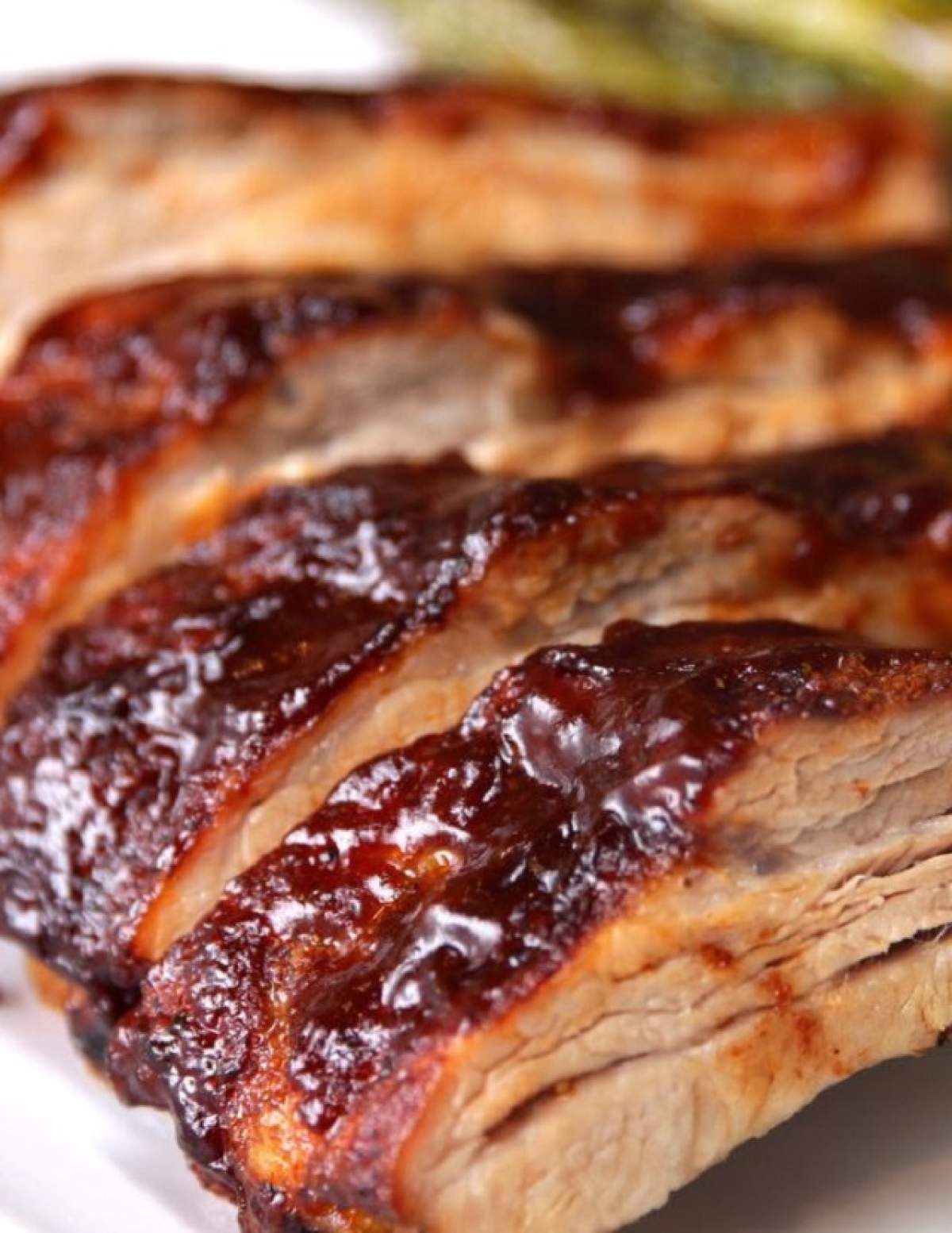 REȚETA ZILEI - MARȚI: Coaste de porc cu sos barbeque! Ți se face poftă instantaneu