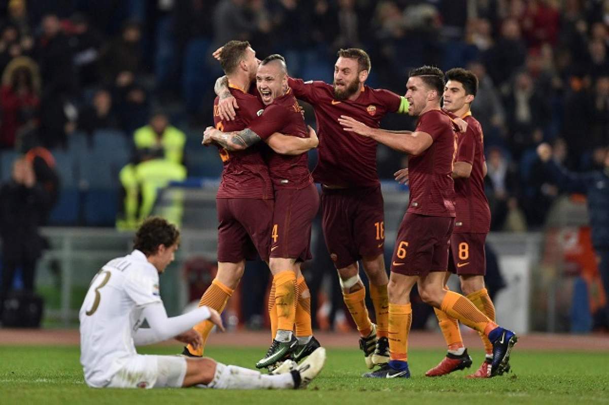 Un fotbalist celebru fumează ca turcul! A fluturat pachetul de ţigări în faţa camerelor de filmat! / VIDEO