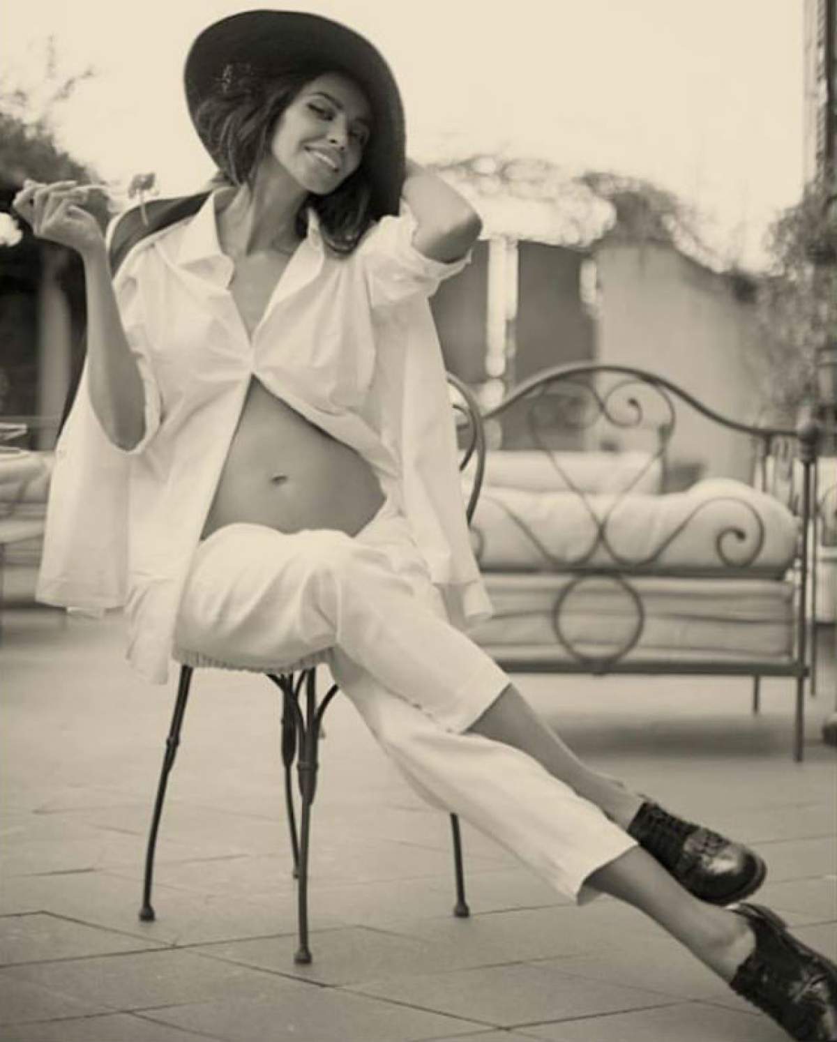 FOTO / Şi-a ascuns sarcina, dar acum nu se mai opreşte din postat poze! Mădălina Ghenea, fotografiată în braţele unui bărbat iubit