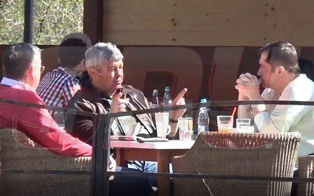 Spectacol cu Mircea Lucescu în centrul Capitalei! Cum a fost filmat celebrul antrenor / VIDEO PAPARAZZI