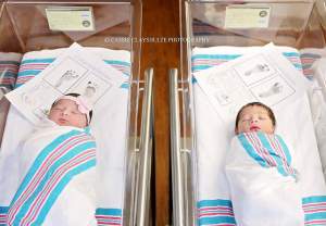 FOTO / Coincidenţă sau destin? Trebuiau să se nască în câteva zile, dar bebeluşii ROMEO şi JULIETA au venit pe lume mai devreme, în aceeaşi maternitate