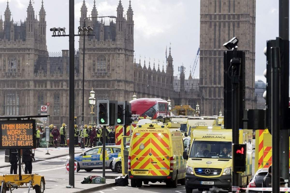 FOTO / Ce se întâmplă în Londra, la o zi de la atacul de pe podul Westminster! Decizia luată de Poliția Metropolitană