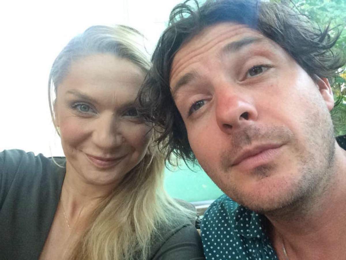 VIDEO / Cristina Cioran se mărită!?! Actriţa: "Iubitule, avem naşi, nu mai ai nicio scuză!"