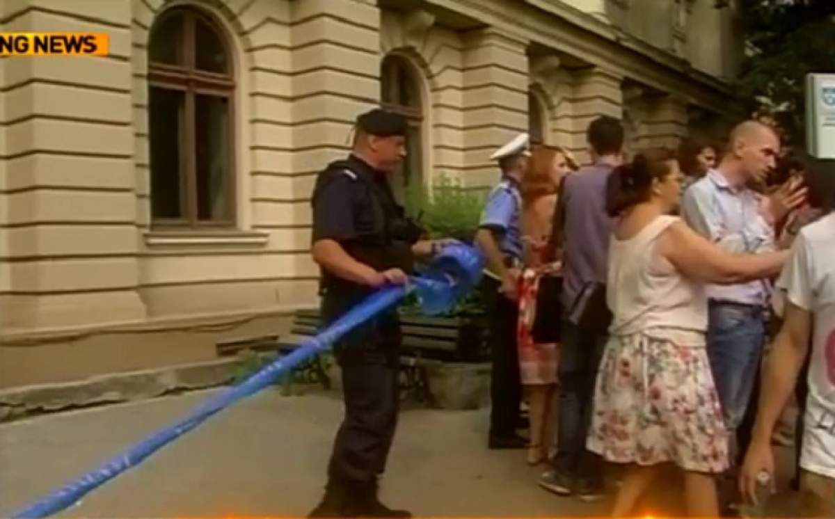 Alertă cu bombă la un liceu din Târgoviște. Clădirea a fost evacuată