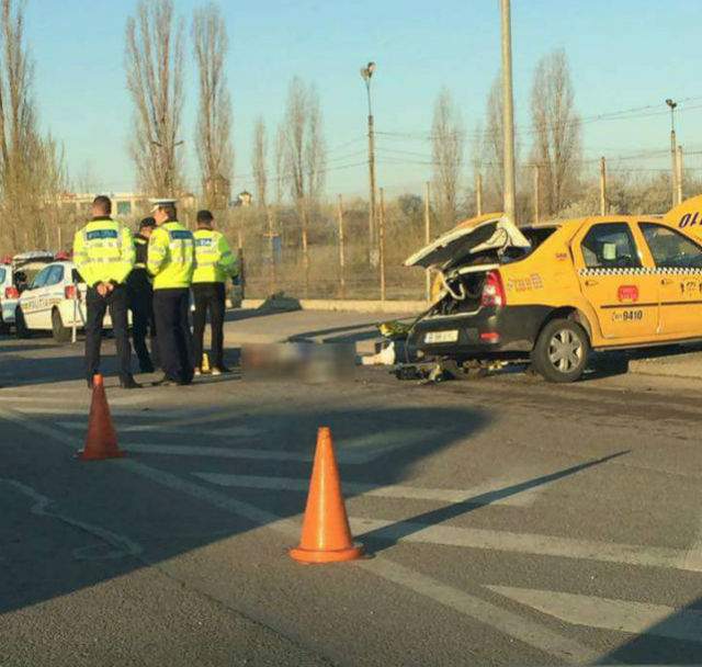 Accident mortal în Capitală! Un taxi s-a răsturnat după ce şoferul a pierdut controlul volanului