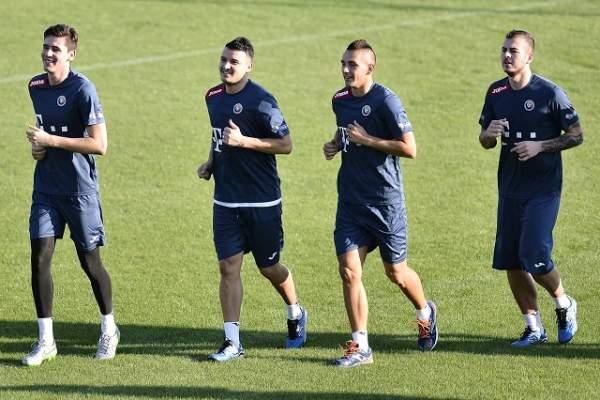 Cornel Dinu dă de pământ cu doi fotbalişti ai echipei naţionale! „Doi handicapaţi fizic, cu o lene ieşită din comun”