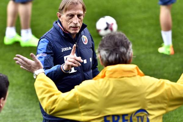 Un fost căpitan al României cere schimbarea selecţionerului echipei naţionale!