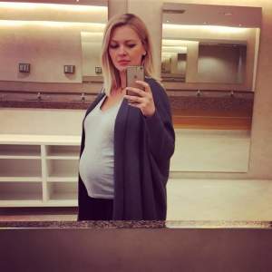 FOTO / Cristina Dochianu este însărcinată din nou! A ţinut sarcina ascunsă timp de 8 luni, iar acum şi-a etalat burtica imensă