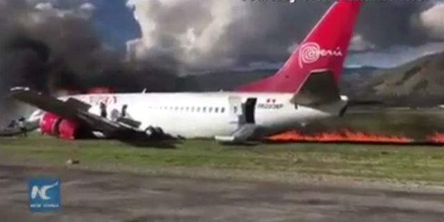 VIDEO / Clipe de coşmar! Un avion plin cu pasageri a luat foc, după ce piloţii au decis să aterizeze de urgenţă