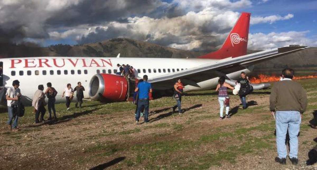 VIDEO / Clipe de coşmar! Un avion plin cu pasageri a luat foc, după ce piloţii au decis să aterizeze de urgenţă