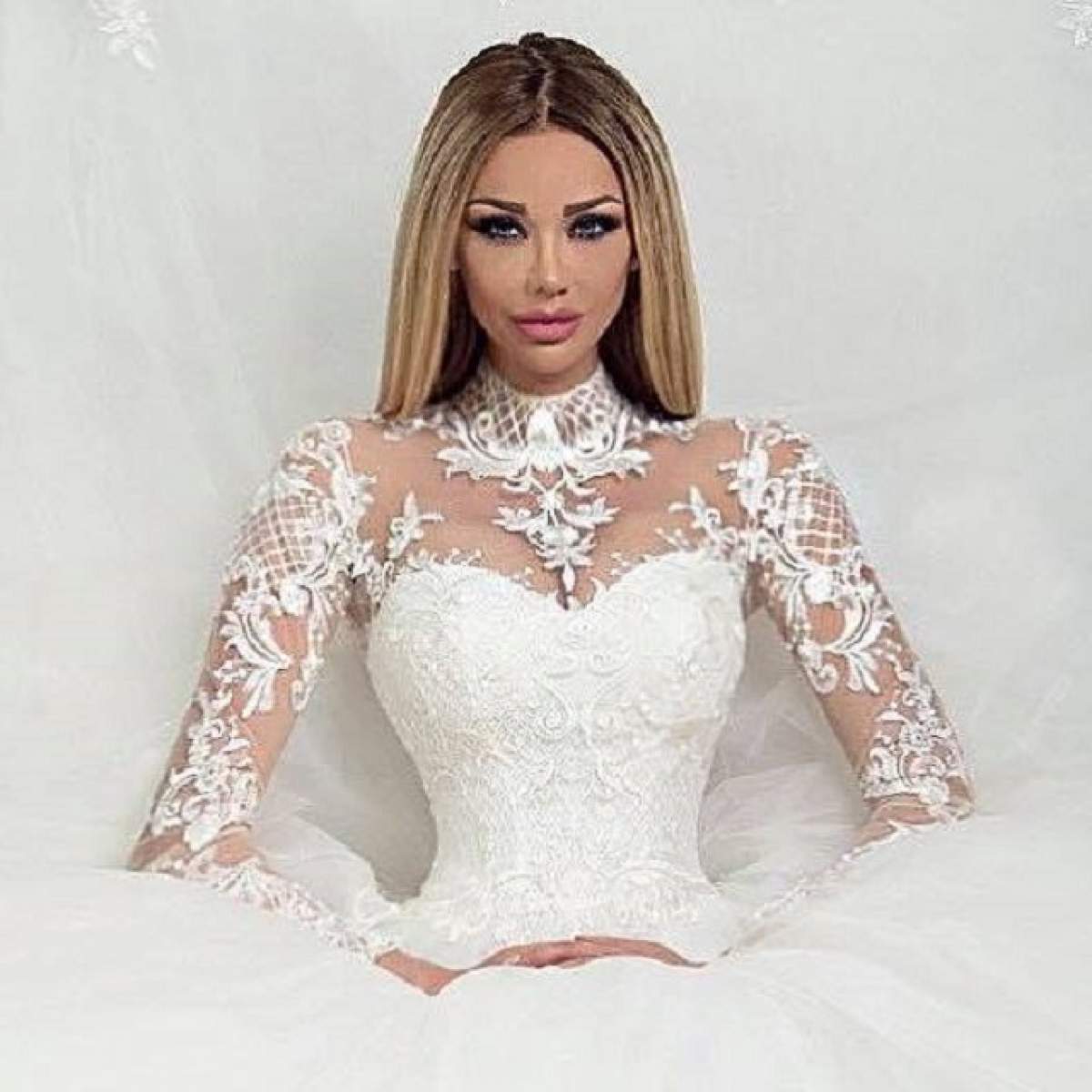 FOTO / Bianca Drăgușanu și-a anunțat nunta! Vedeta îmbracă rochia de mireasă pentru a doua oară?!