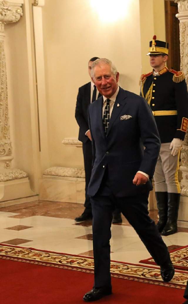 FOTO / În luxul acesta stă Prinţul Charles pe timpul vizitei în România