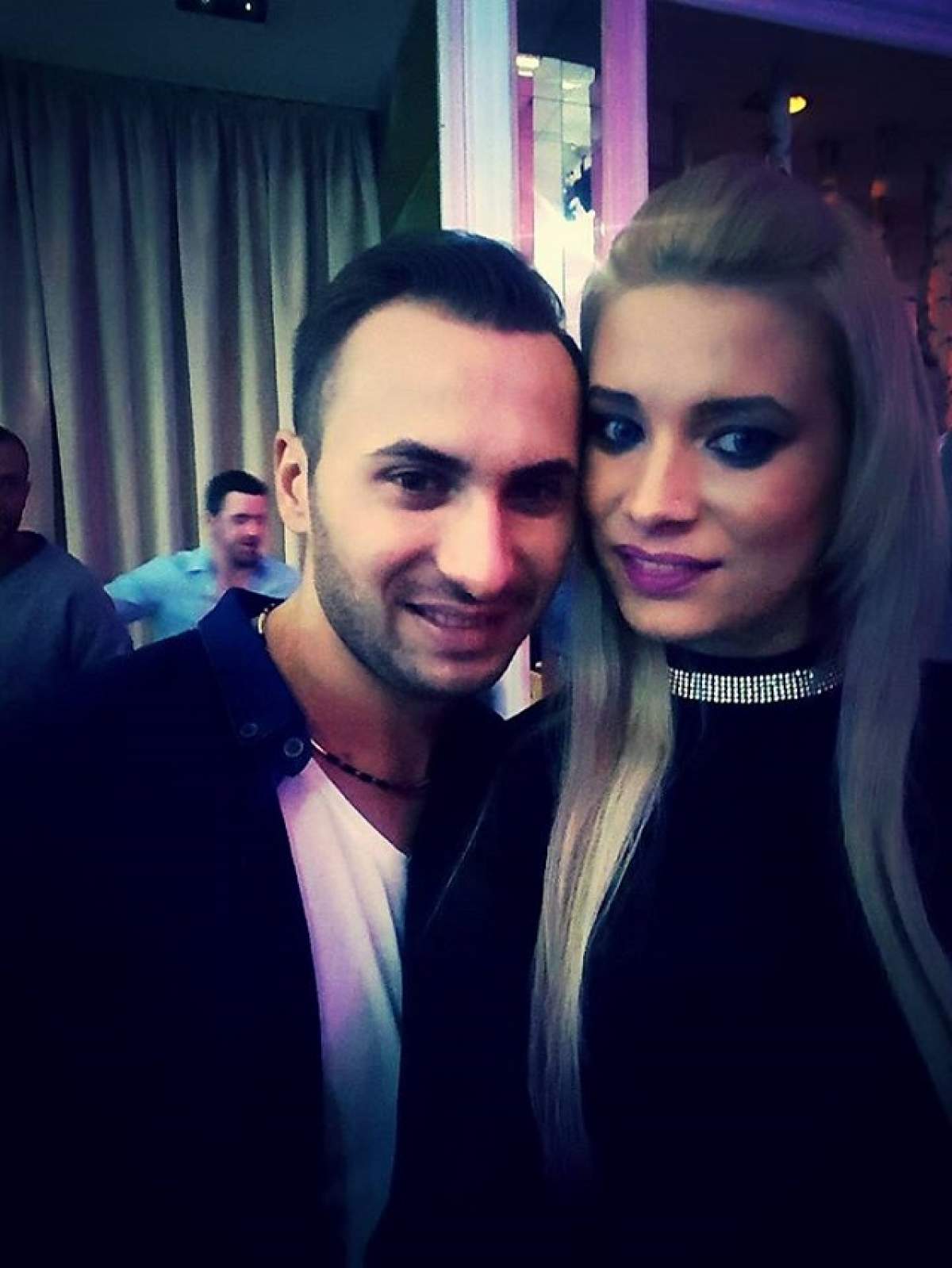 VIDEO / Andreea şi Radu, foşti concurenţi la "Mireasă pentru fiul meu", n-o duc deloc rău după competiţie! O ţin dintr-o petrecere în alta