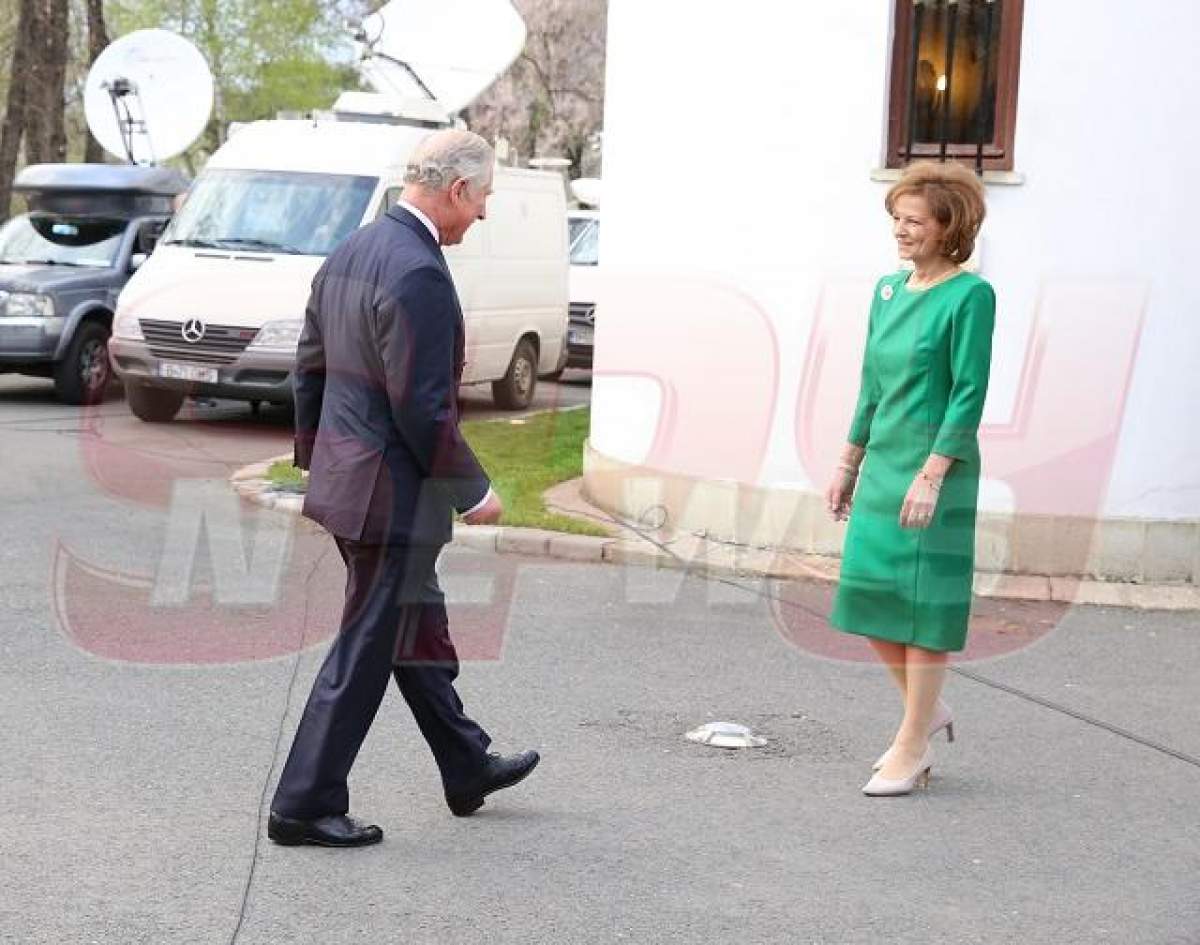 VIDEO / Cum a fost aşteptat Prinţul Charles la Palatul Elisabeta de către Principesa Moștenitoare Margareta
