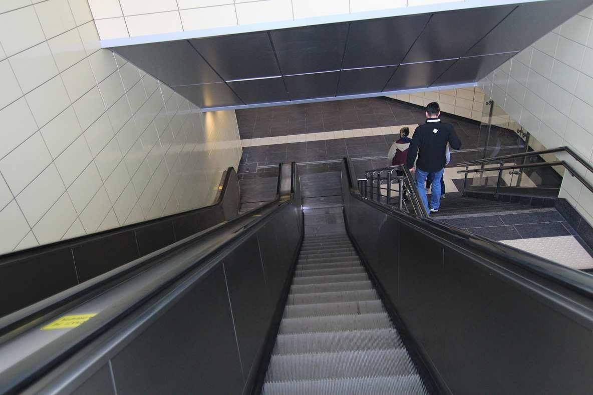 VIDEO / Aşa arată noile staţii de metrou deschise astăzi! Primele imagini de la Străuleşti şi Laminorului