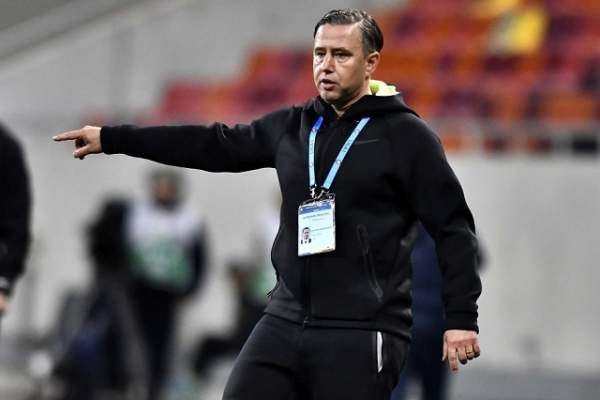 Scandal în fotbal! Reghecampf îl dă în judecată pe Piţurcă! Suma colosală pe care o cere antrenorul Stelei