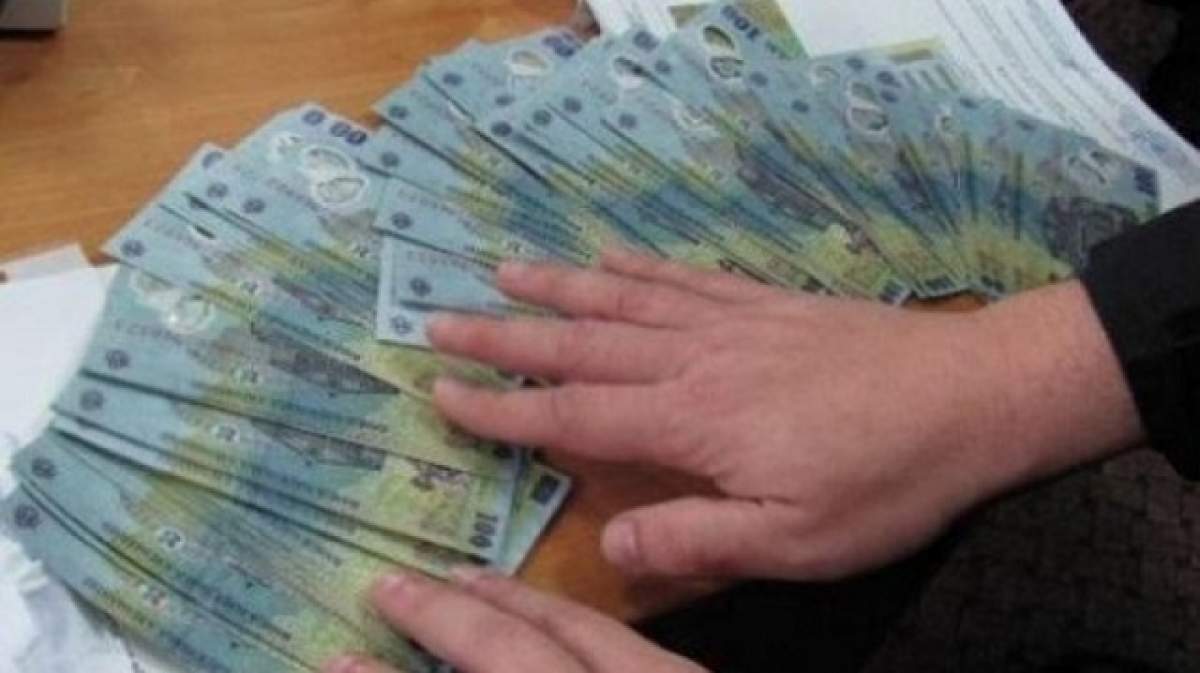 O femeie din Botoșani a furat o groază de bani cu ștampile scanate de pe internet. A făcut credite pe numele tuturor vecinilor de scară!