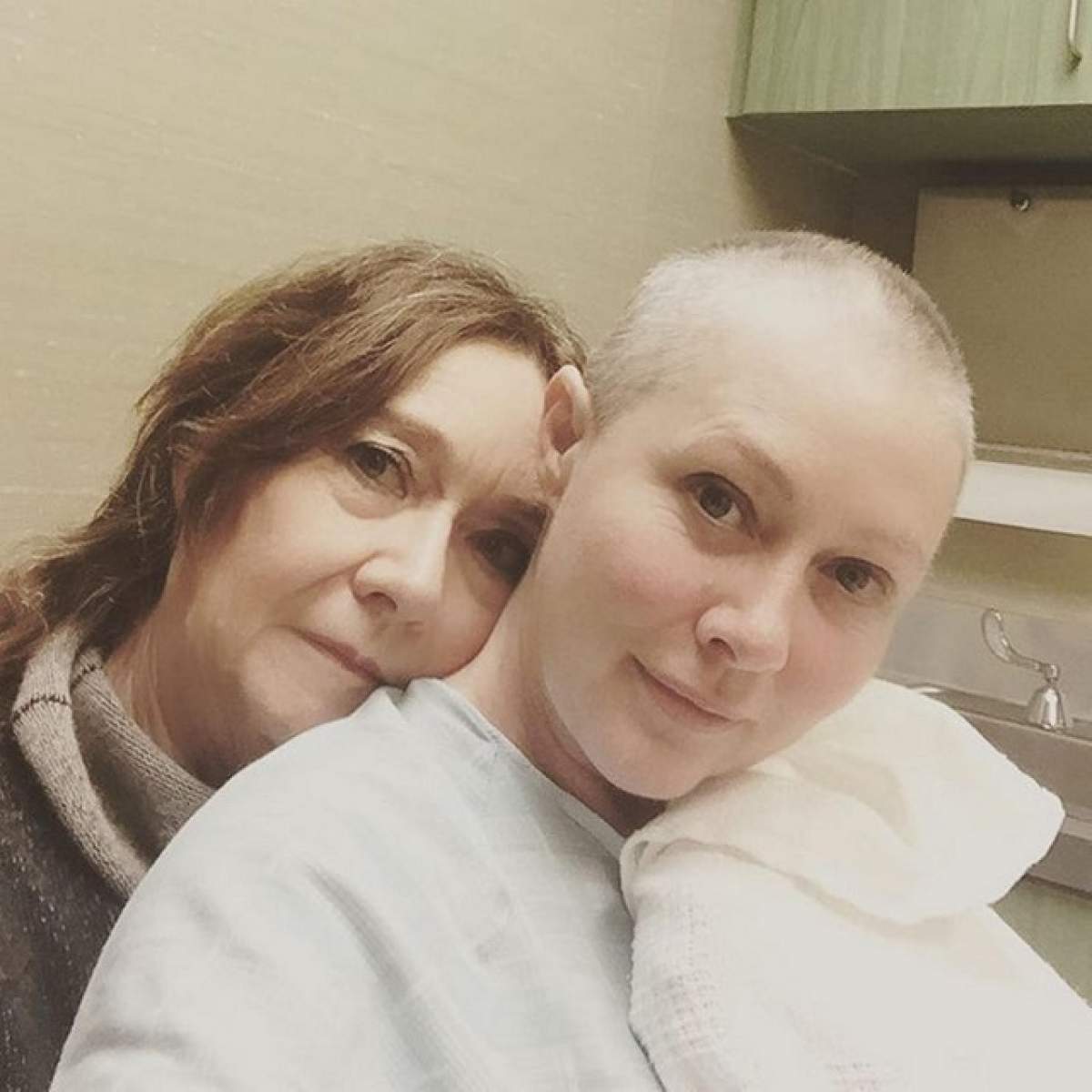 Shannen Doherty, în lacrimi după chimioterapie. Aşa arată acum Brenda din "Beverly Hills"