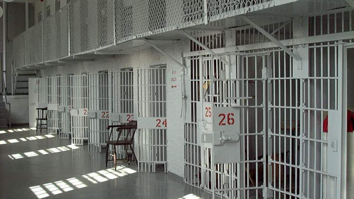 ALERTĂ! Un deţinut condamnat pentru omor a evadat din Penitenciarul Rahova