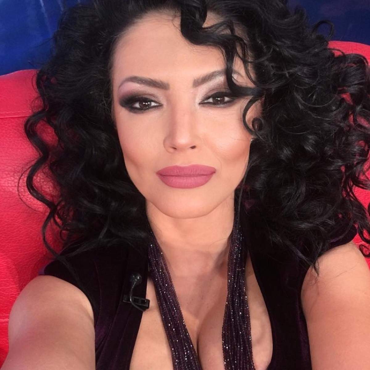 FOTO / Andreea Mantea a renunţat la genele false, dar a comis-o din nou! A revenit la vechiul look