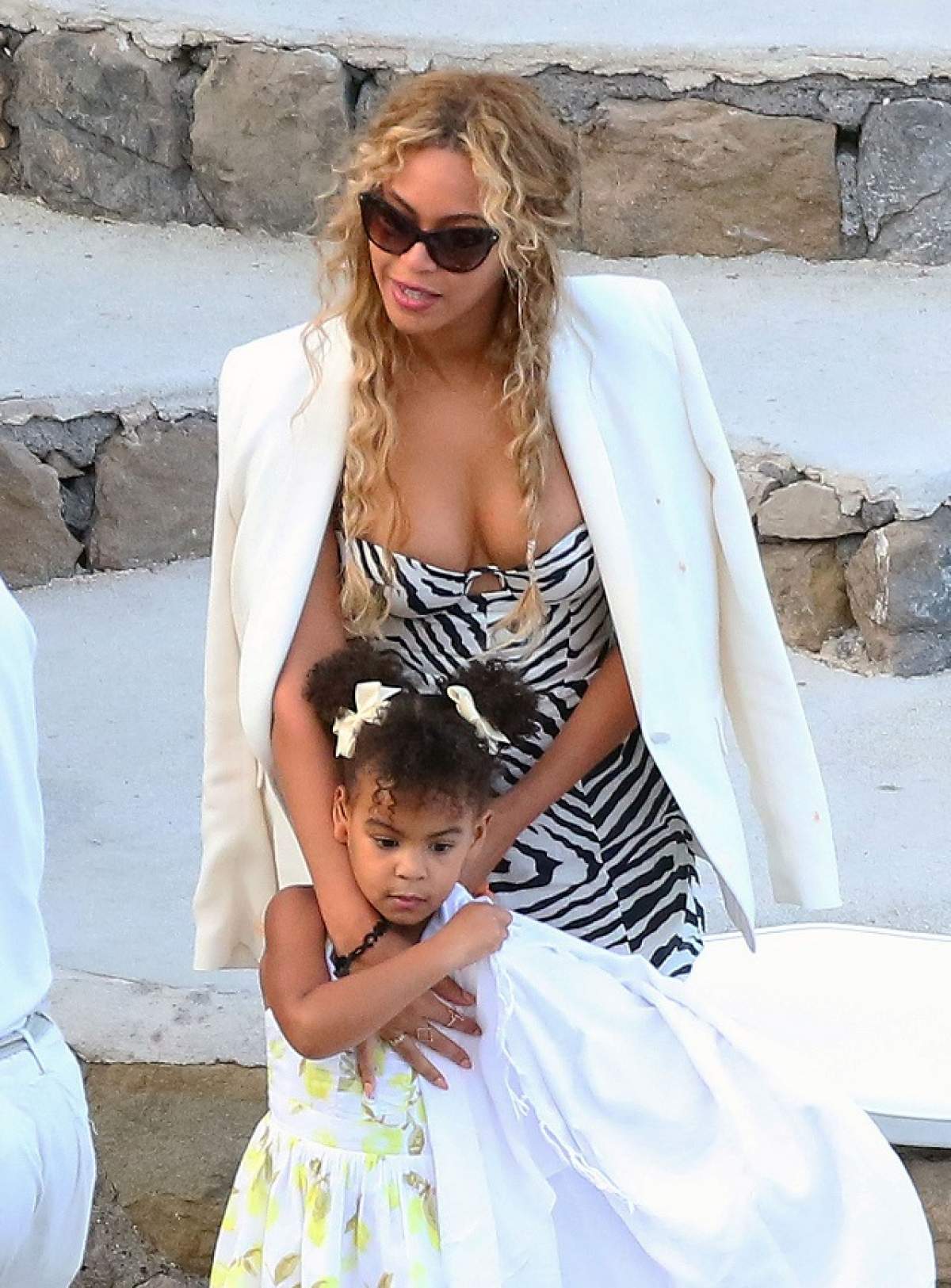 Aşa mamă, aşa fiică! Fetița lui Beyonce, ținută de mii de dolari. A apărut într-o rochiţă de 26.000 dolari