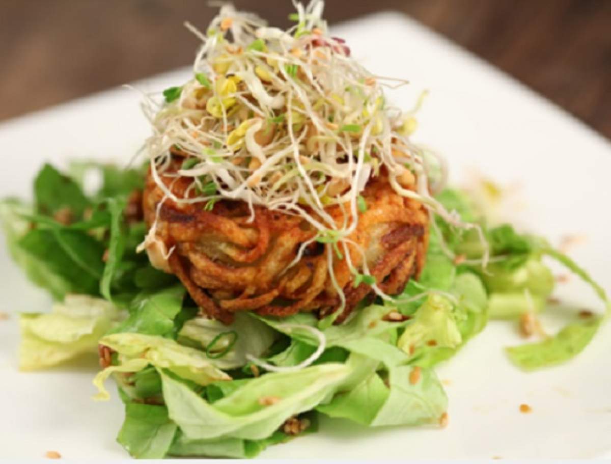 Reţeta zilei: Miercuri - Salată în stil coreean cu mini rosti! E perfectă pentru persoanele care ţin post